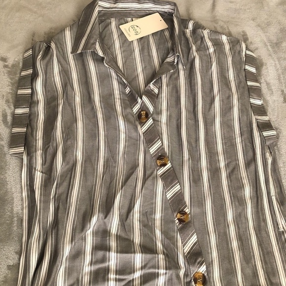 Collard strip button from sleeveless dress - Picture 2 of 3